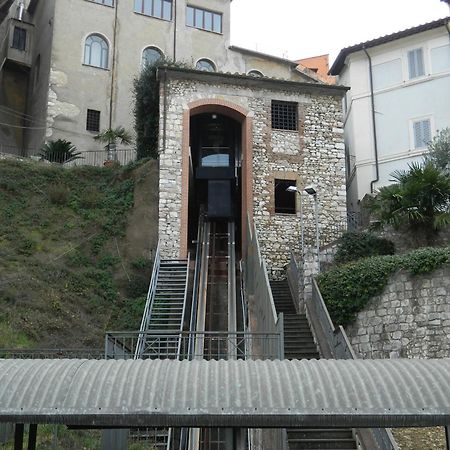 Ferienwohnung Casa Dell'Oliveto "Parcheggio Gratuito" Narni Exterior foto